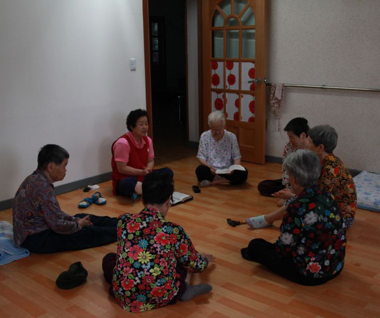 매주 금요일 그룹 종교활동 