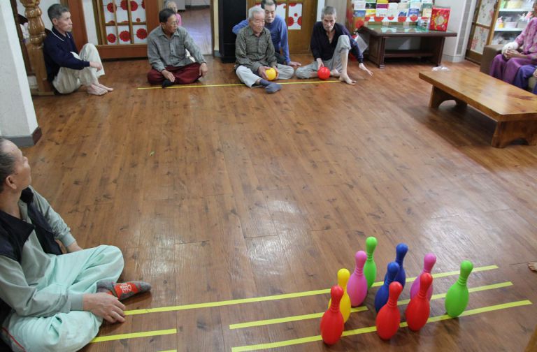 어르신들 프로그램 진행