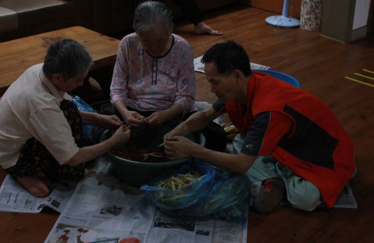 옛일을 생각하시면서~