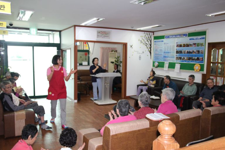 매주 수요일  종교활동모습