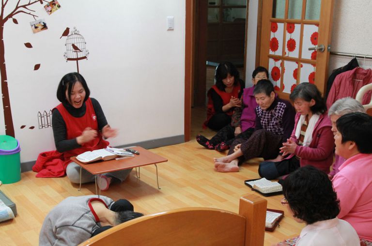 매주 금요일 그룹 종교활동 