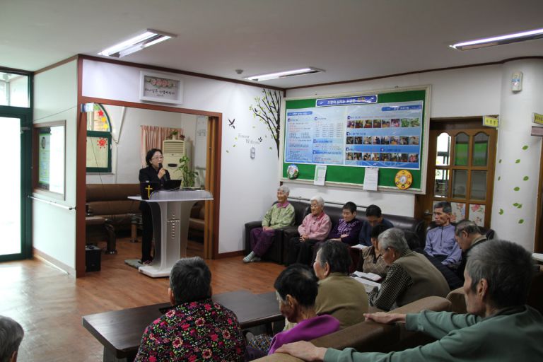 매주 수요일 일요일 종교활동모습