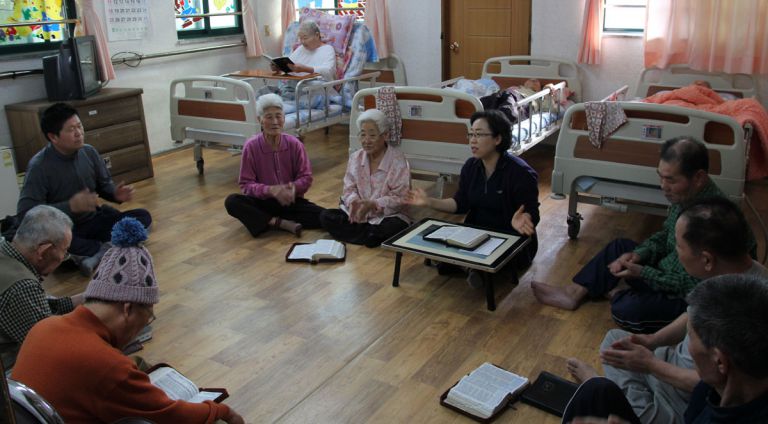 매주 금요일 그룹 종교활동 