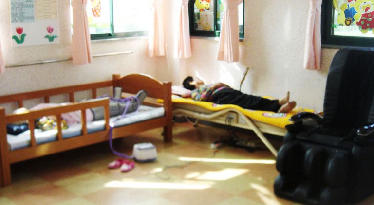 물리치료받는 모습입니다.