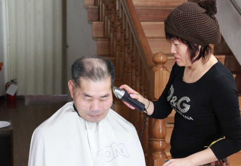 어르신 머리손질하는날