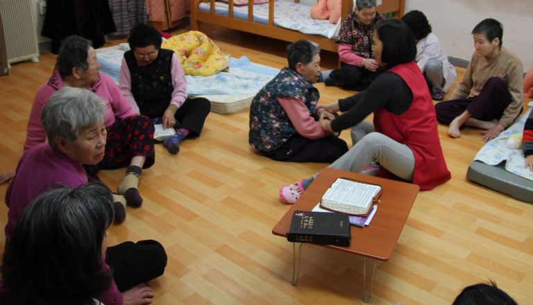 매주 금요일 그룹 종교활동 