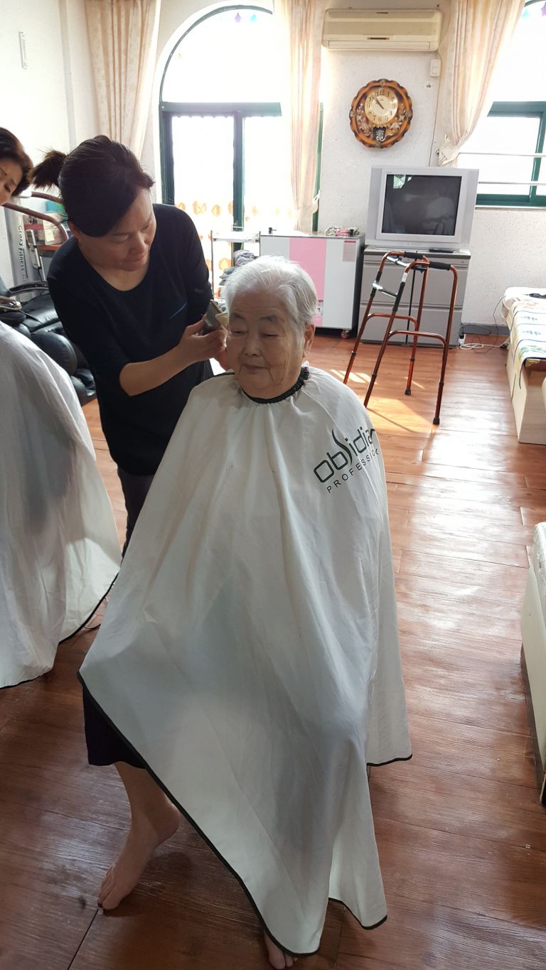 어르신들 이미용봉사 ~