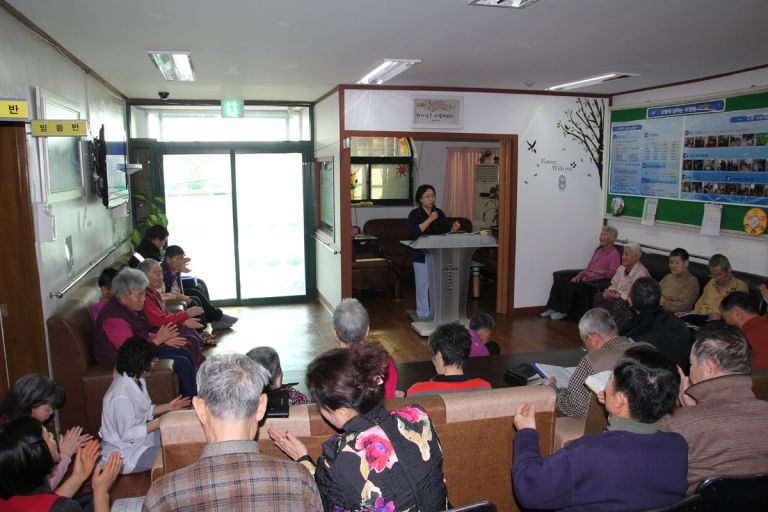 매주 수요일  종교활동모습