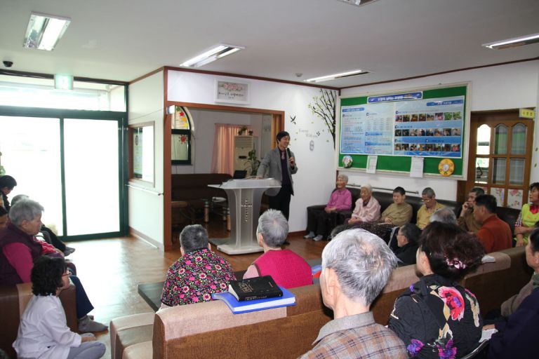 매주 수요일  종교활동모습