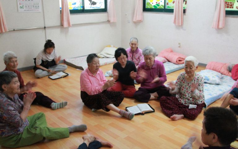 매주 금요일 그룹 종교활동