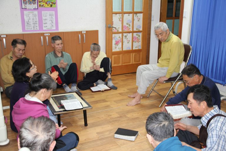 매주 금요일 그룹 종교활동
