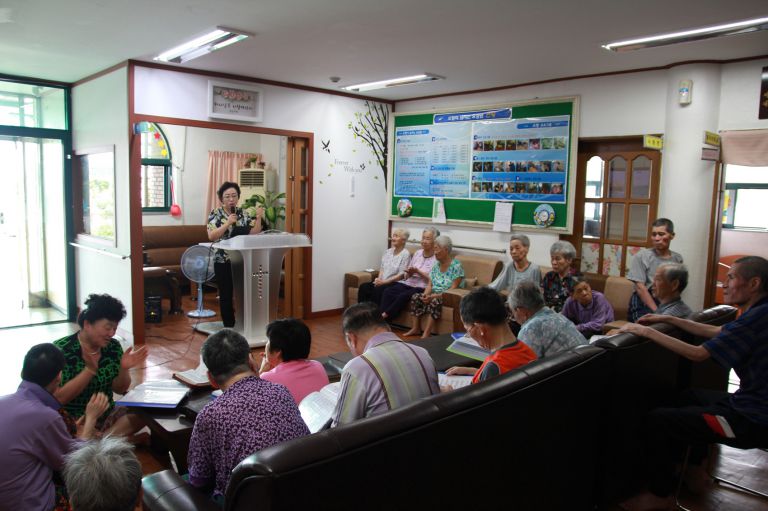 매주 수요일  종교활동모습
