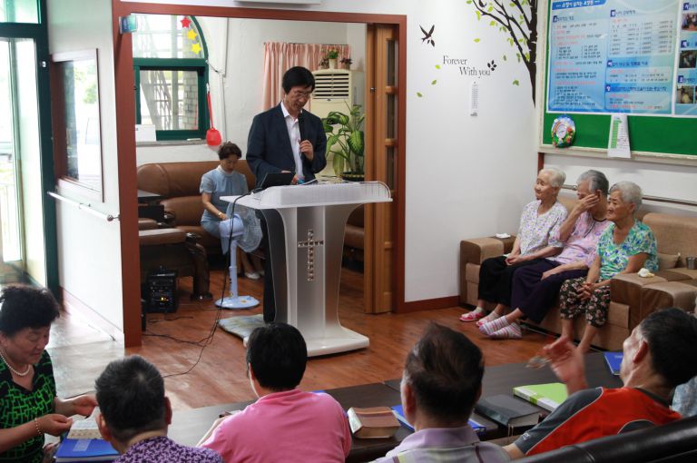 매주 수요일  종교활동모습