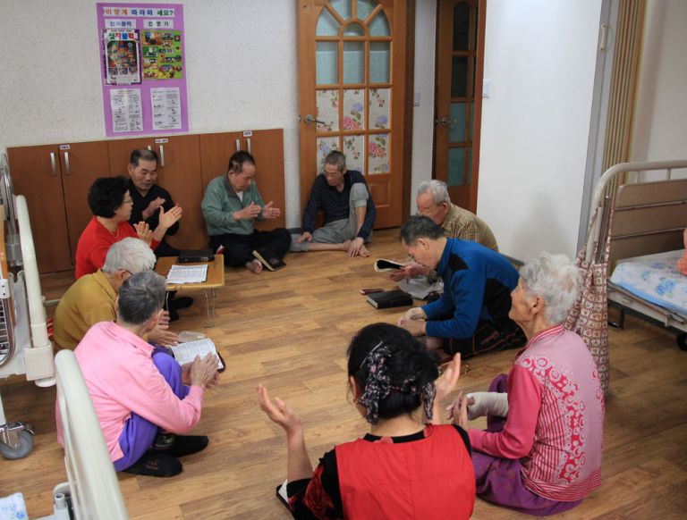 매주 금요일 그룹 종교활동