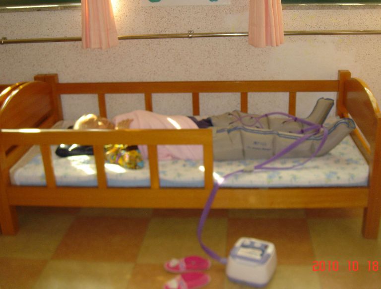 어르신들 매일 매일 받는 물리치료입니다.