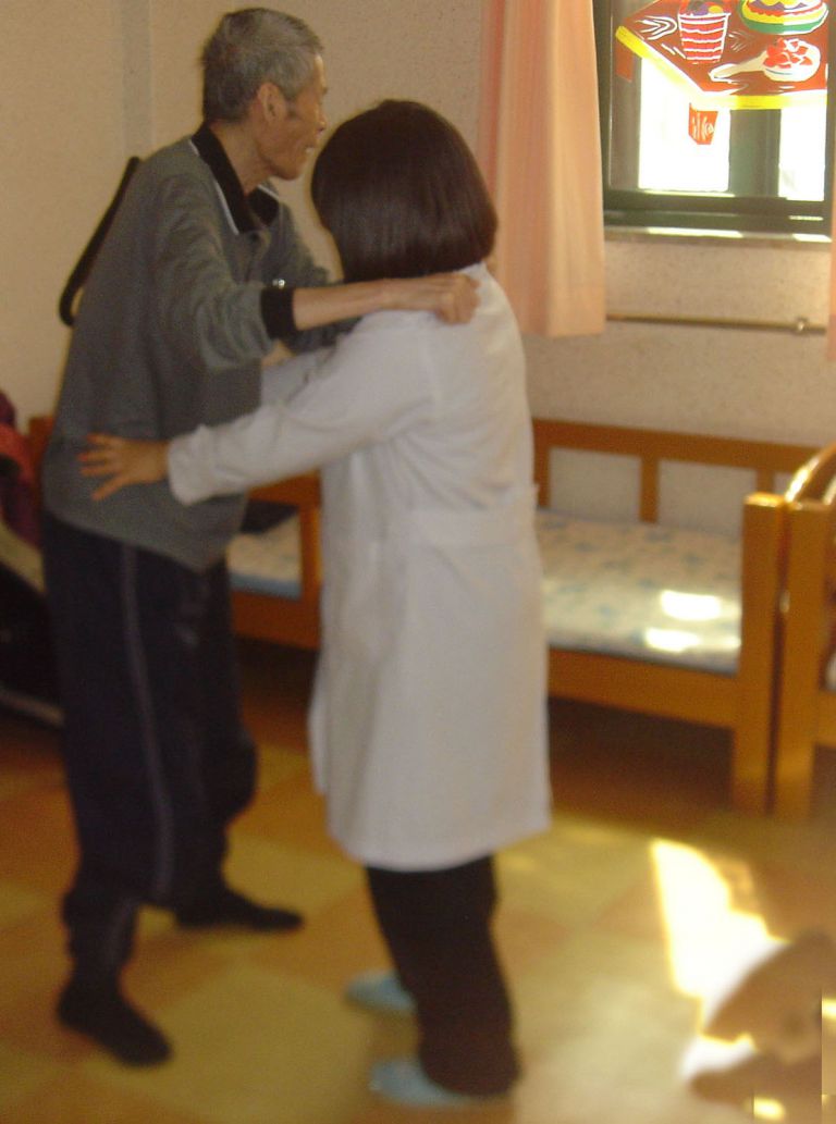 어르신들 매일 매일 받는 물리치료입니다.