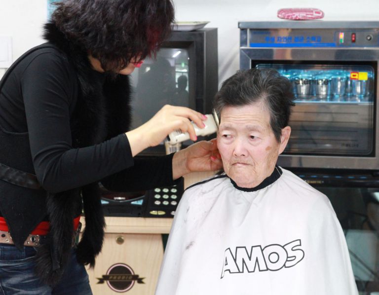 어르신 머리손질하는날