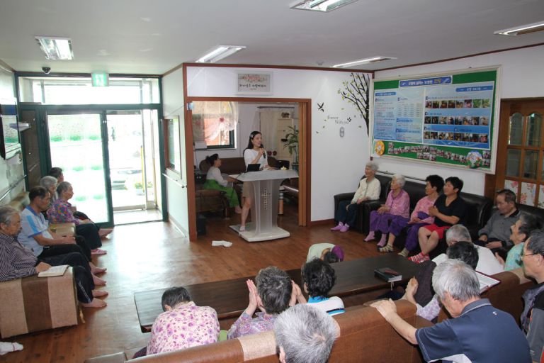 수요일 종교활동 모습