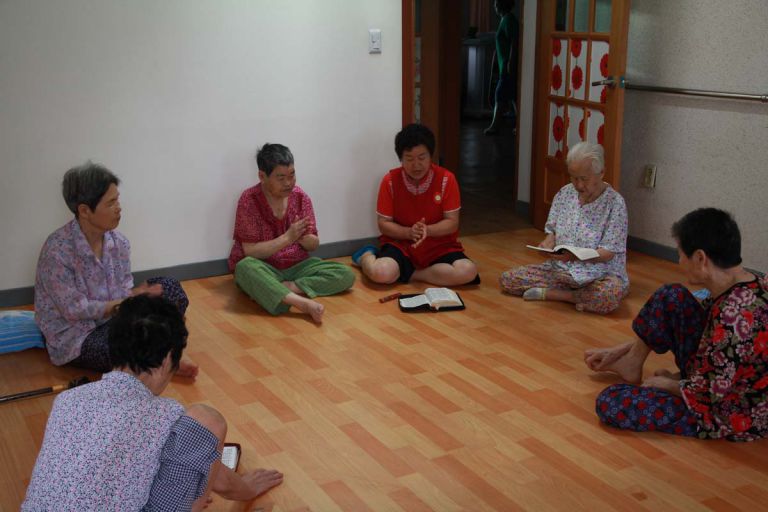 매주 금요일 그룹 종교활동