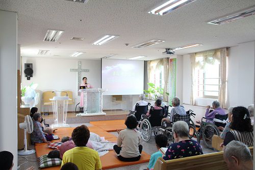 매주 수요일 금요일 일요일 예배를 드리고있습니다.